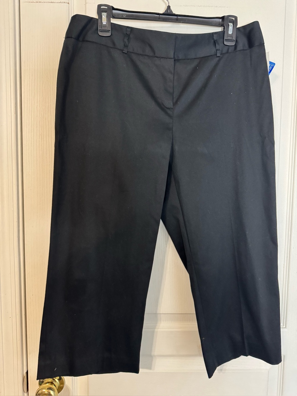 Style & Co. Women's Black Straight-Leg Capris Size 12p
